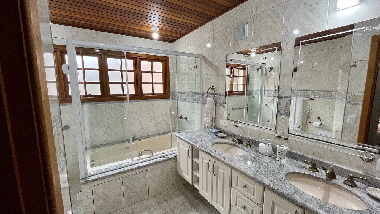 Photo of Bathroom in Campos do Jordao