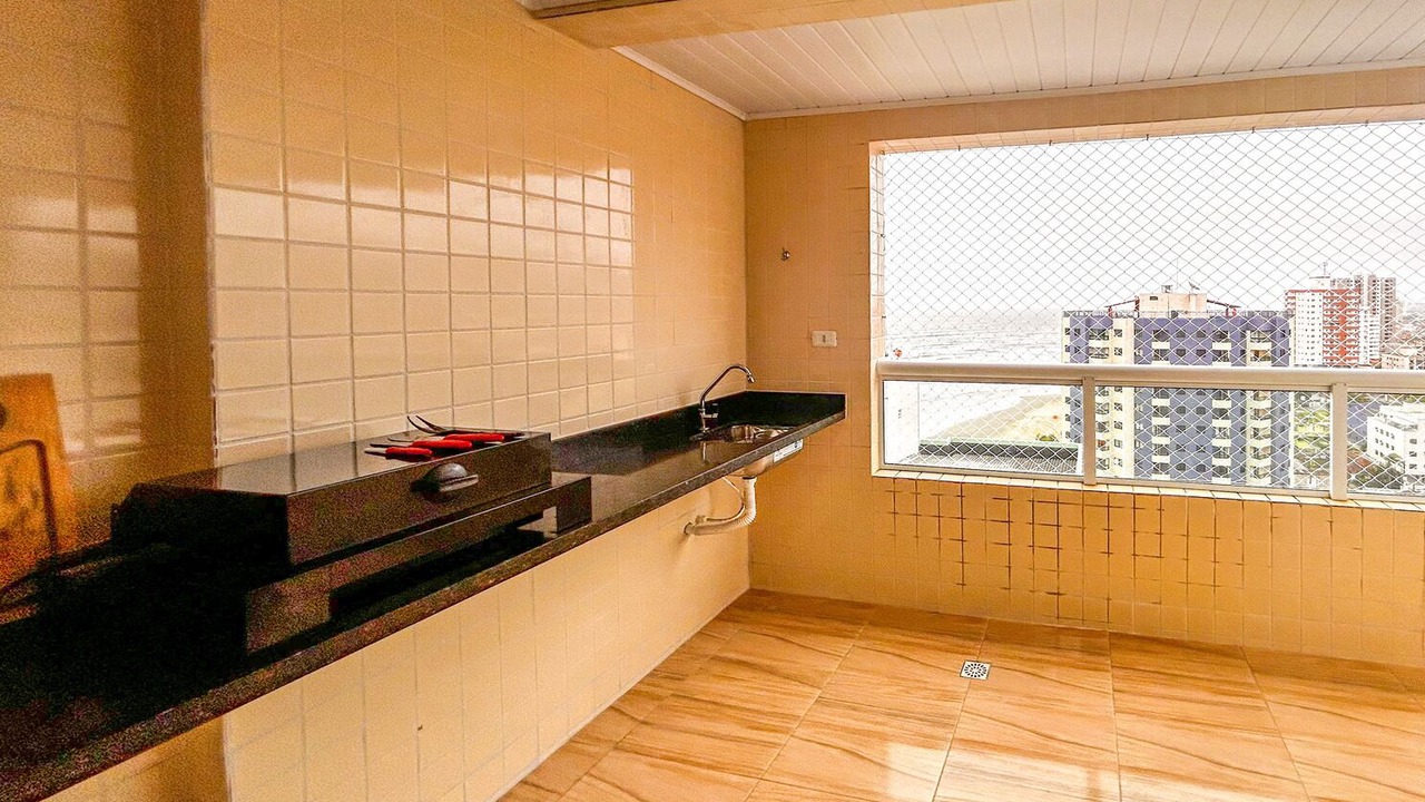 Photo of Kitchen in Real
