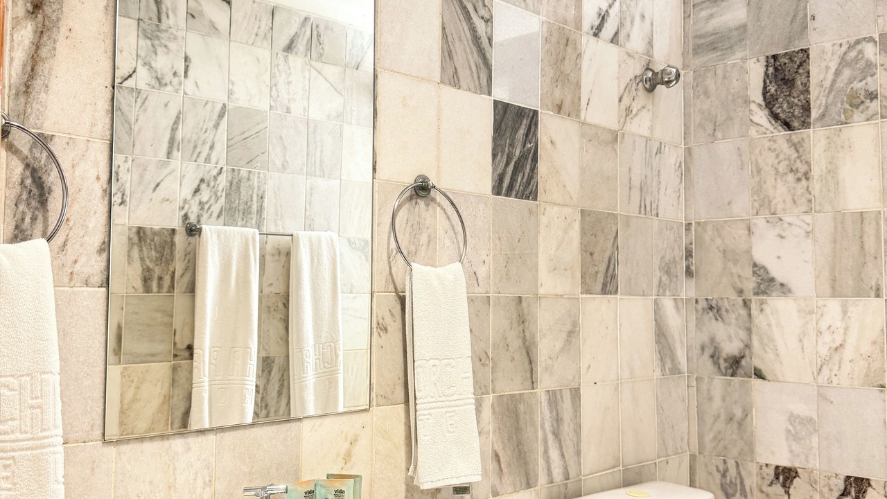 Photo of Bathroom in Porchat Island
