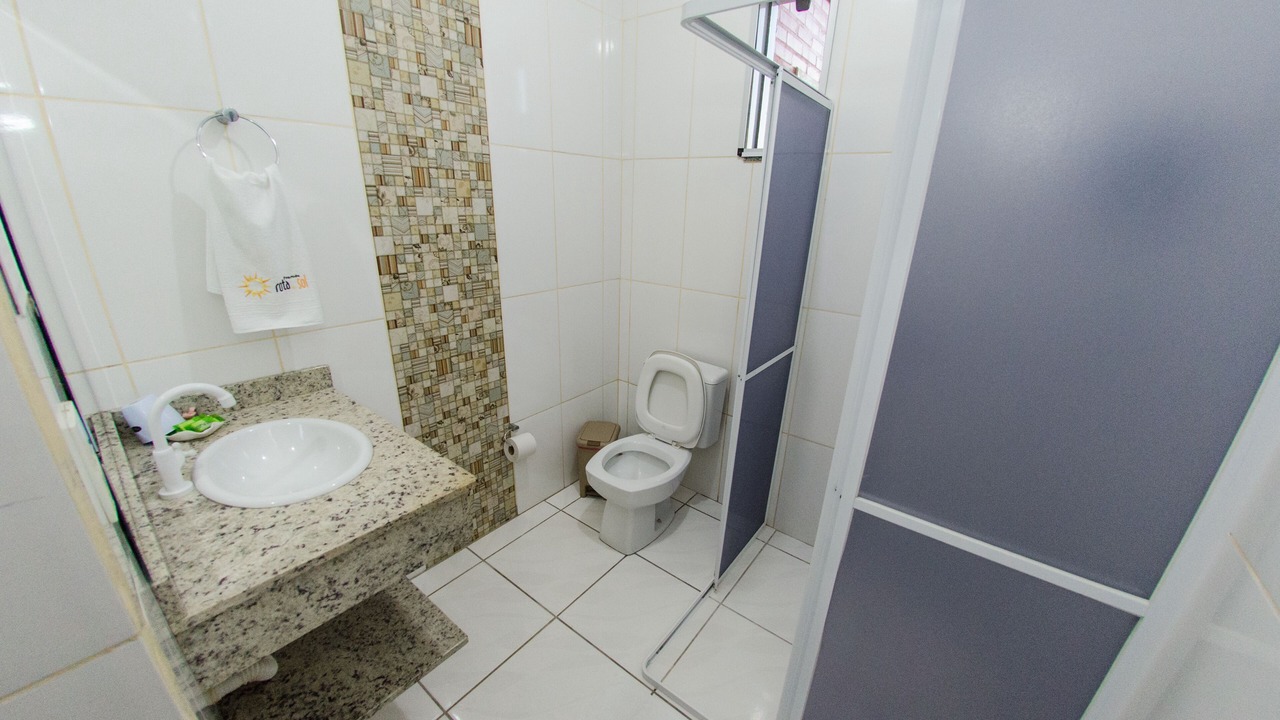 Photo of Bathroom in Praia da Armacao do Itapocoroi