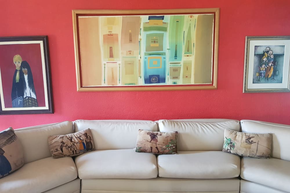 Photo of Livingroom in Americana