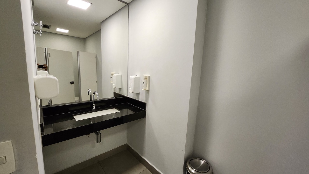 Photo of Bathroom in Alphaville Industrial