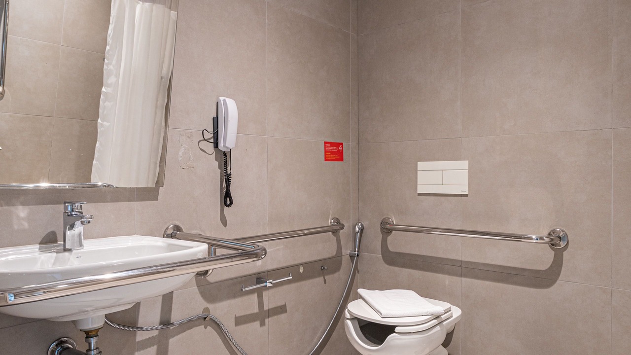 Photo of Bathroom in Alphaville Industrial