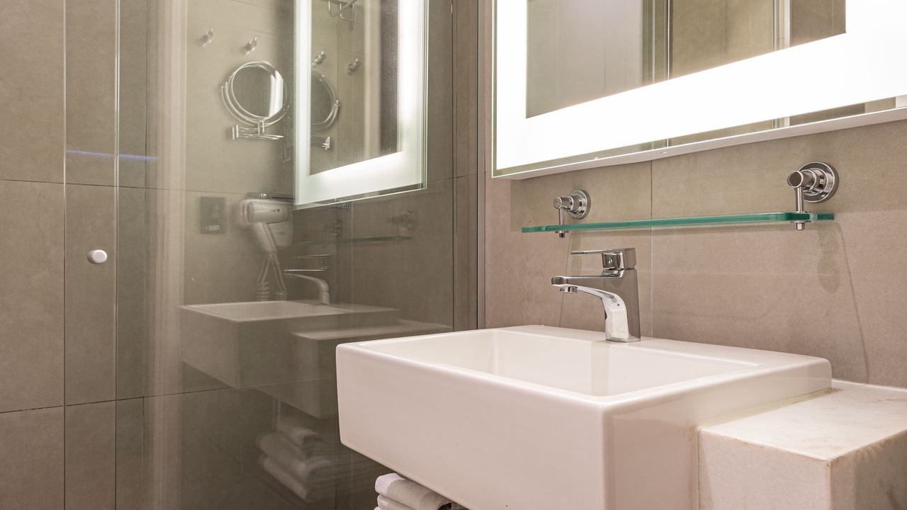 Photo of Bathroom in Alphaville Industrial