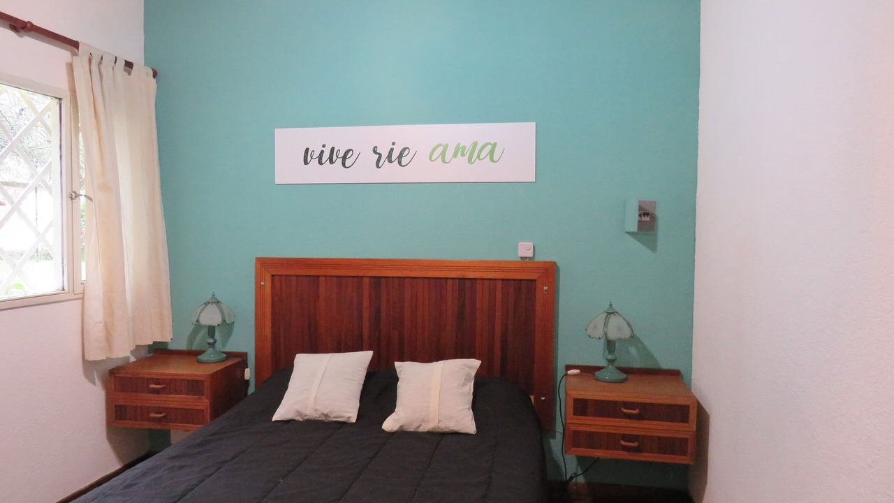 Photo of Bedroom in Dr. Enrique Zarate