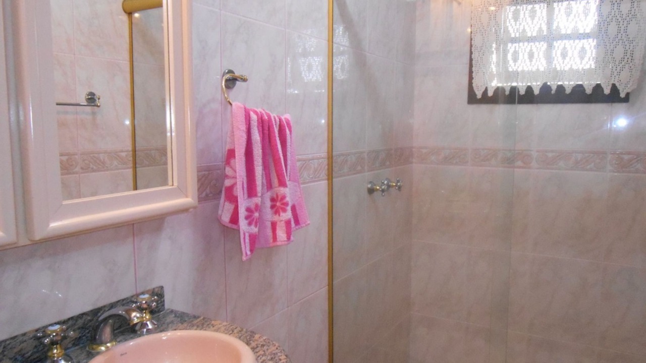 Photo of Bathroom in Dutra