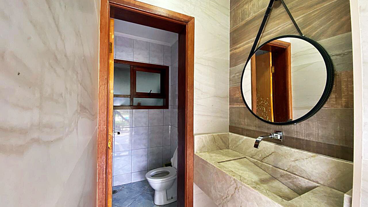 Photo of Bathroom in Guarutuba