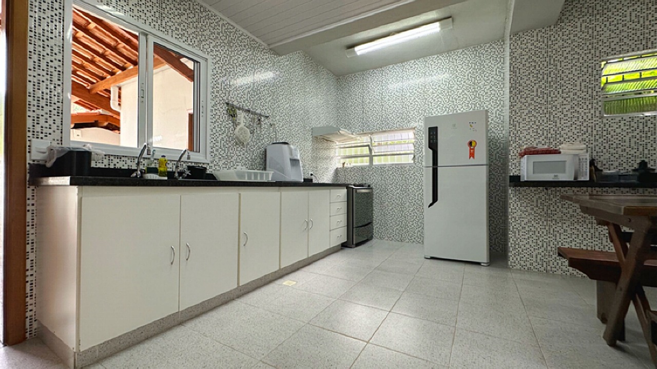 Photo of Kitchen in Praia da Enseada