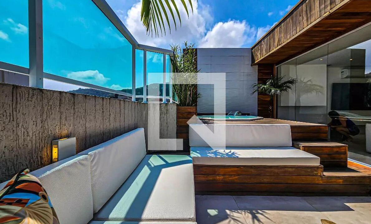 Photo of Patio Balcony in Enseada
