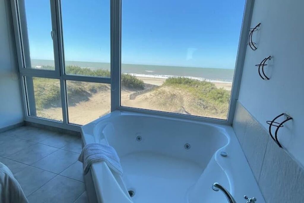 Photo of Bathroom in Miramar