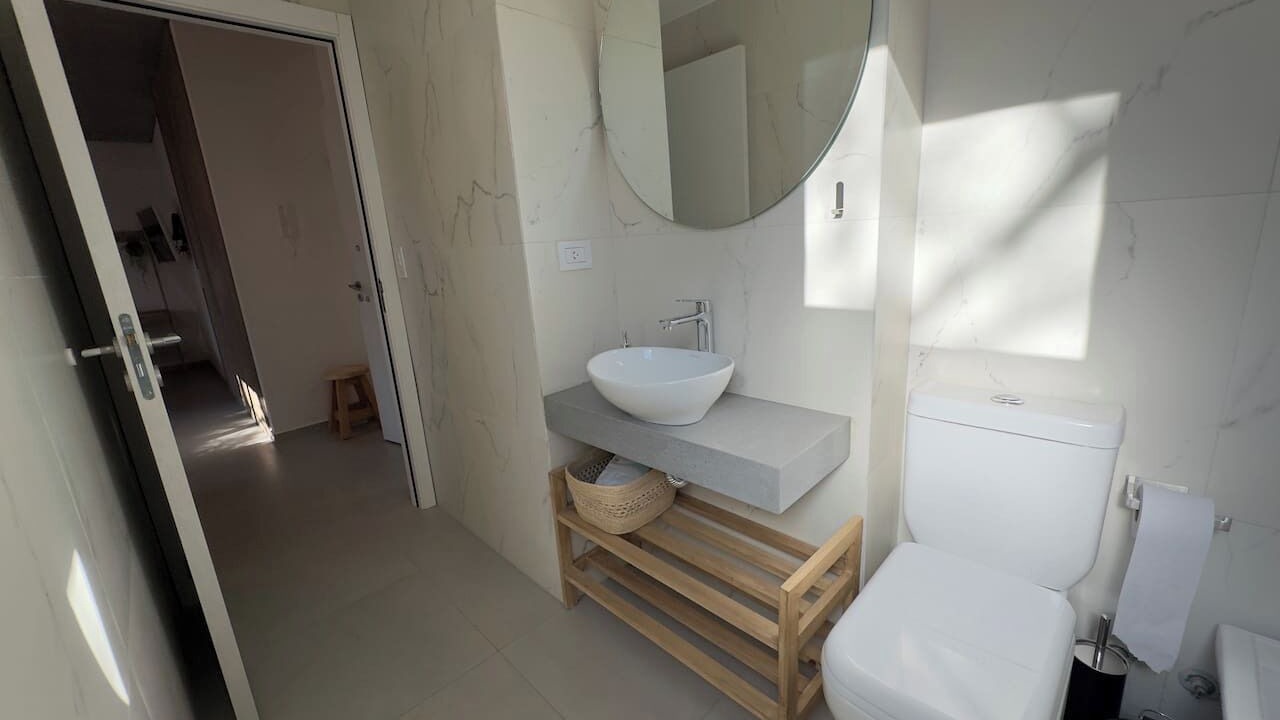 Photo of Bathroom in Flores