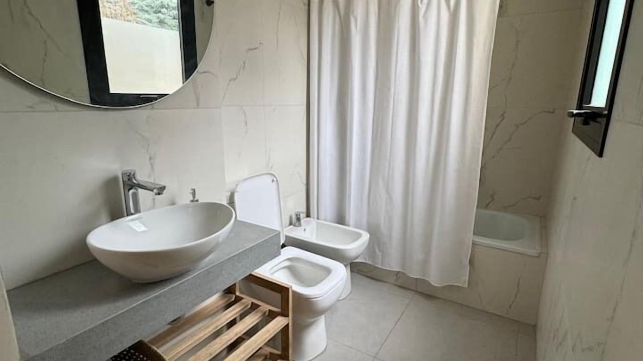 Photo of Bathroom in Flores