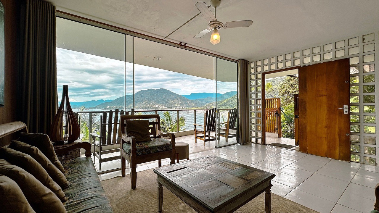 Photo of Livingroom in Praia da Enseada