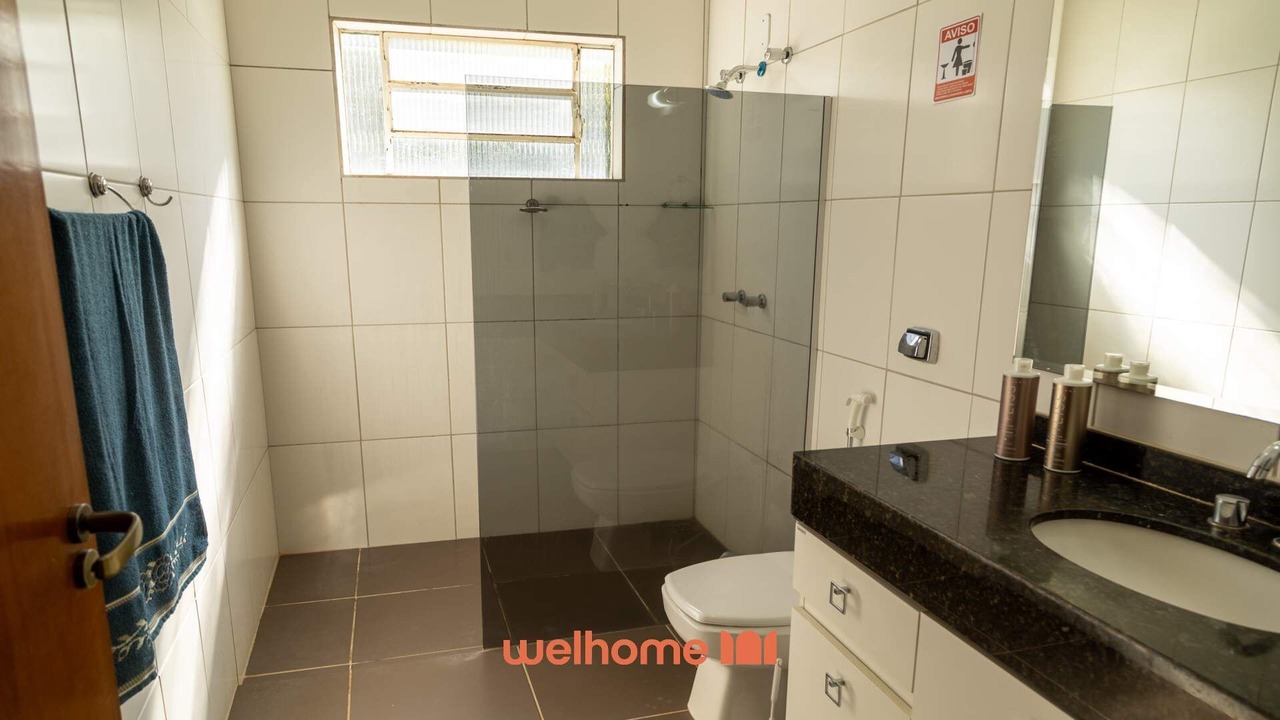 Photo of Bathroom in Penapolis