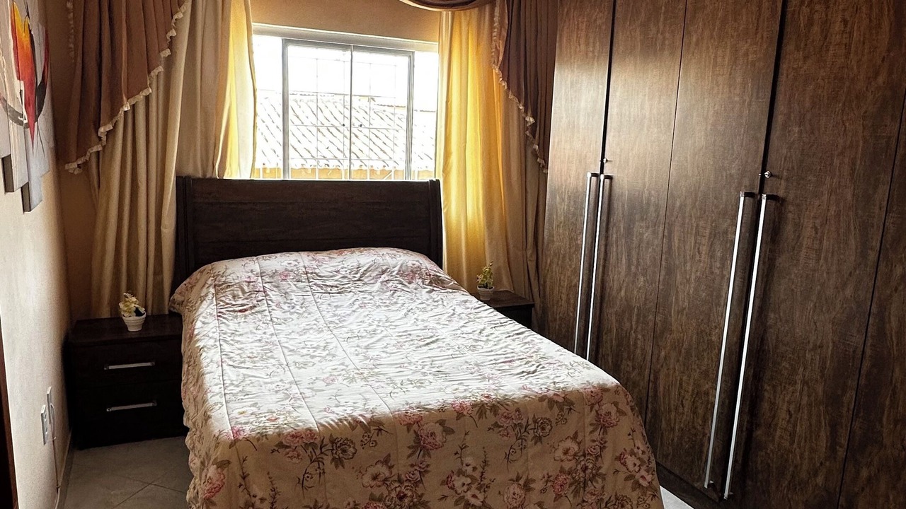 Photo of Bedroom in Taperapua Beach