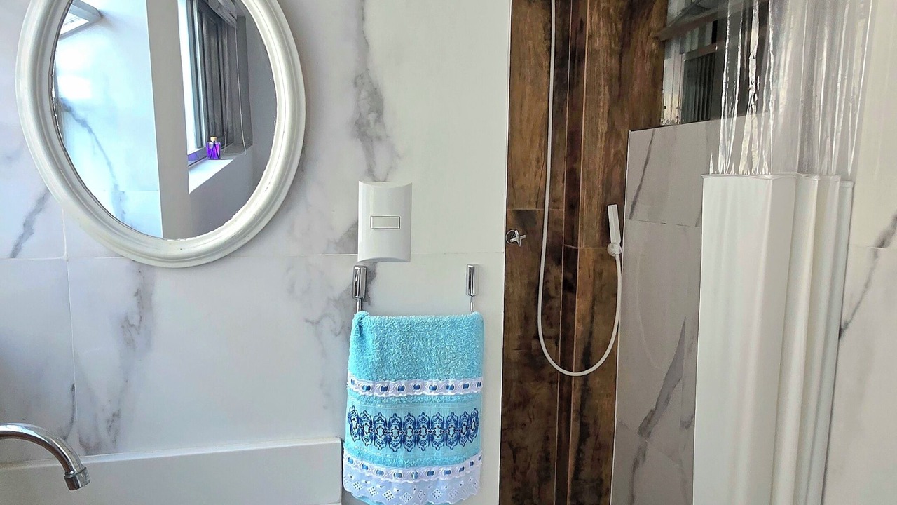 Photo of Bathroom in Embare