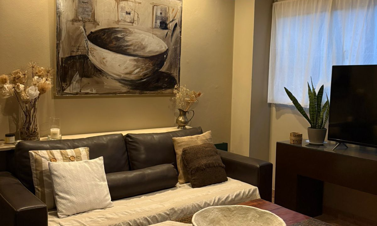 Photo of Livingroom in Yerba Buena