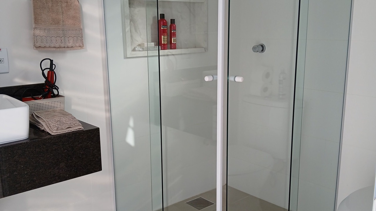 Photo of Bathroom in Praia da Armacao do Itapocoroi