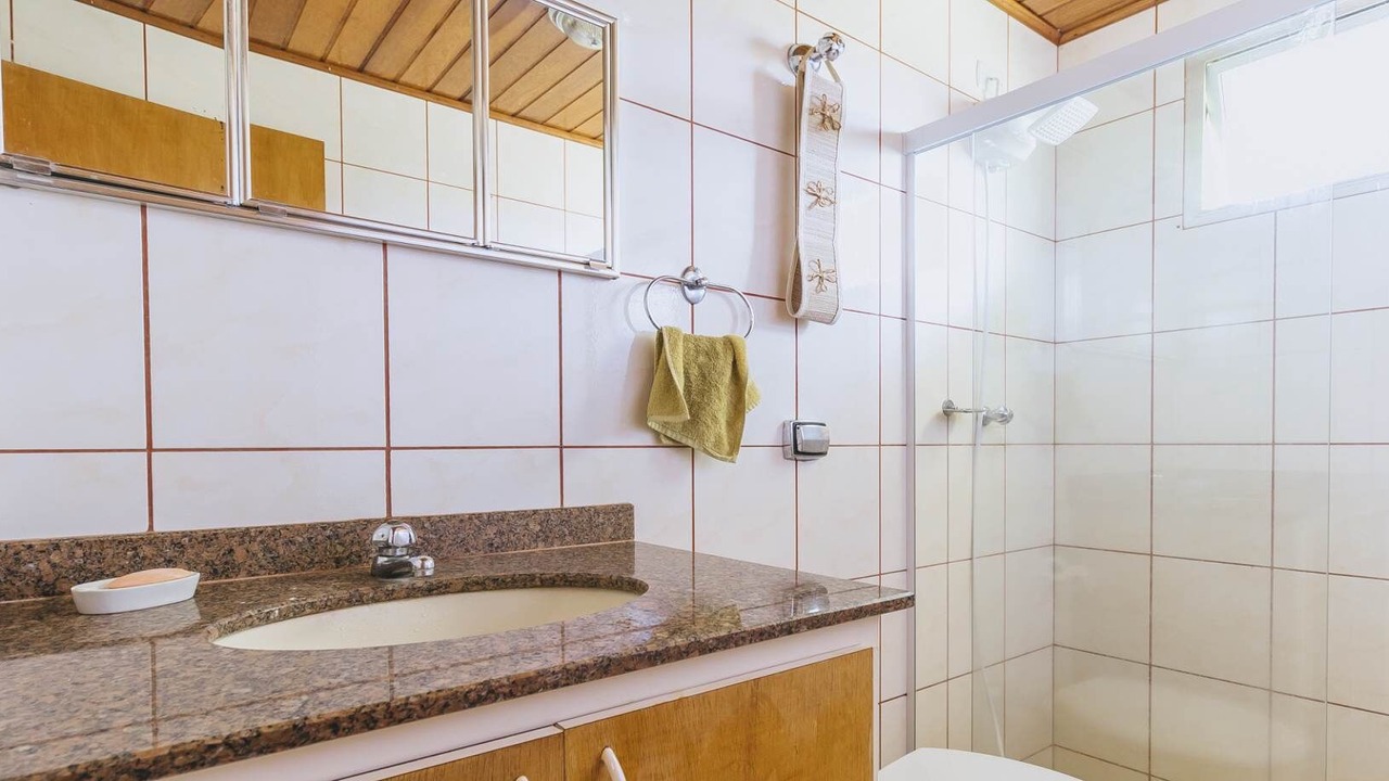 Photo of Bathroom in Portao
