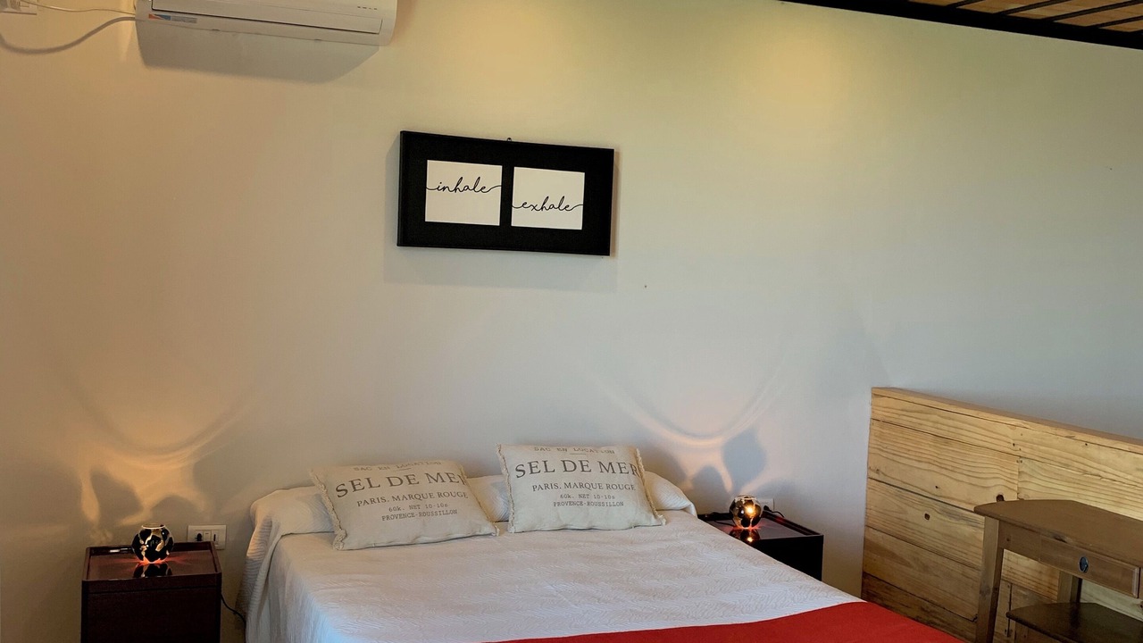 Photo of Bedroom in Dr. Enrique Zarate