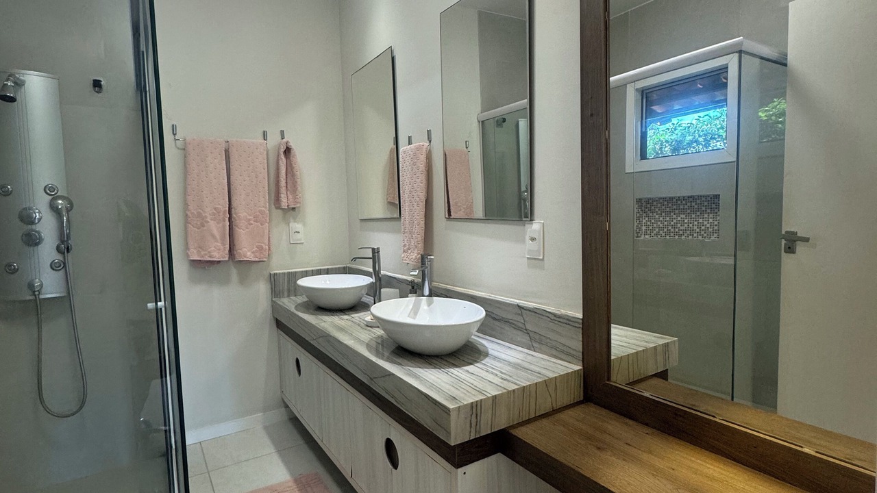 Photo of Bathroom in Touros