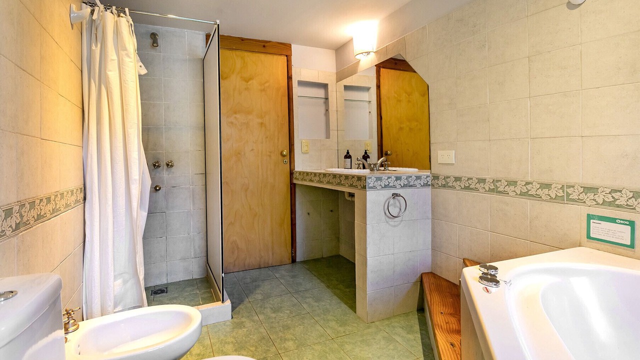 Photo of Bathroom in Villa La Angostura