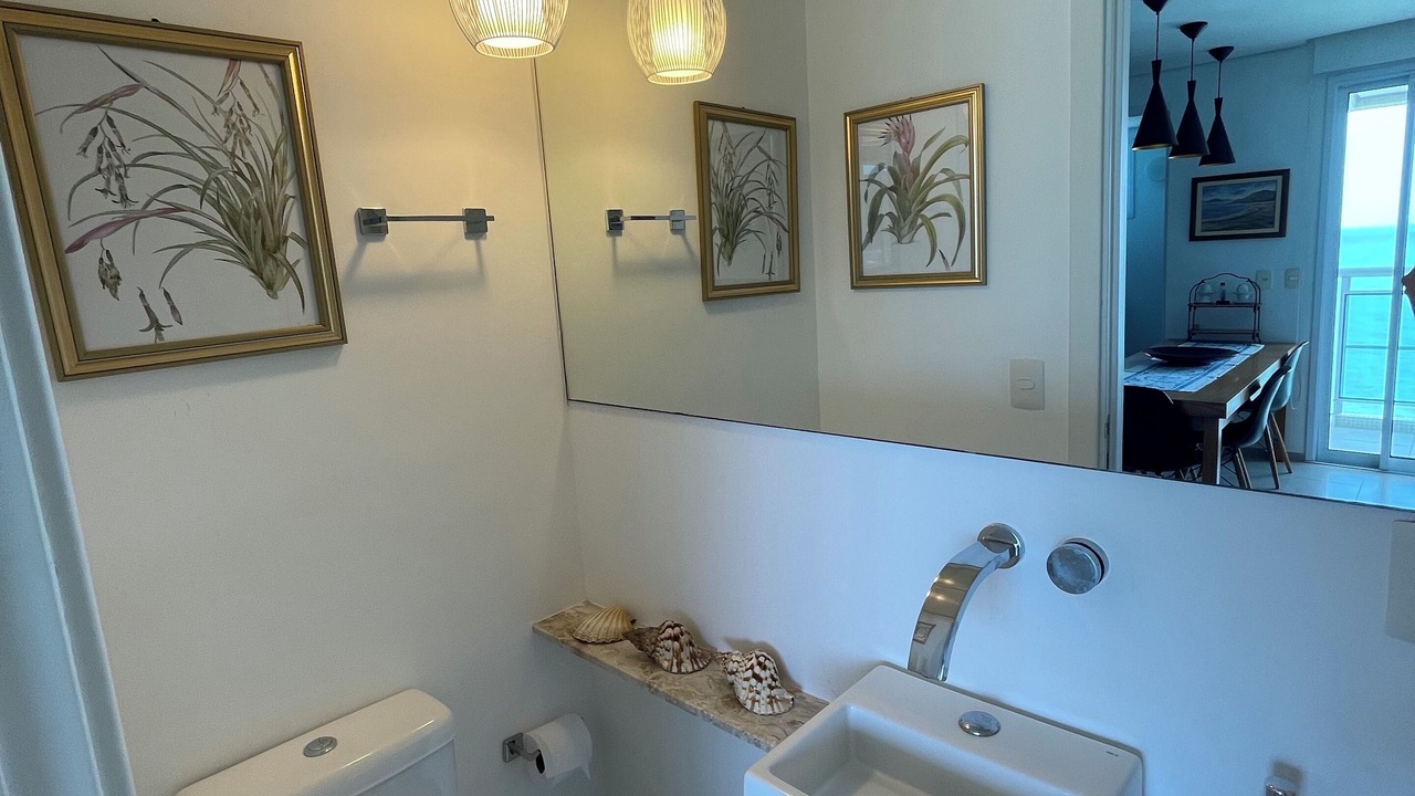 Photo of Bathroom in Peninsula
