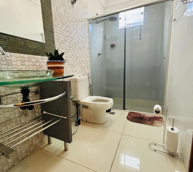 Photo of Bathroom in Alice Maia