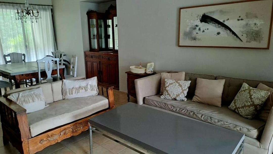 Photo of Livingroom in Yerba Buena