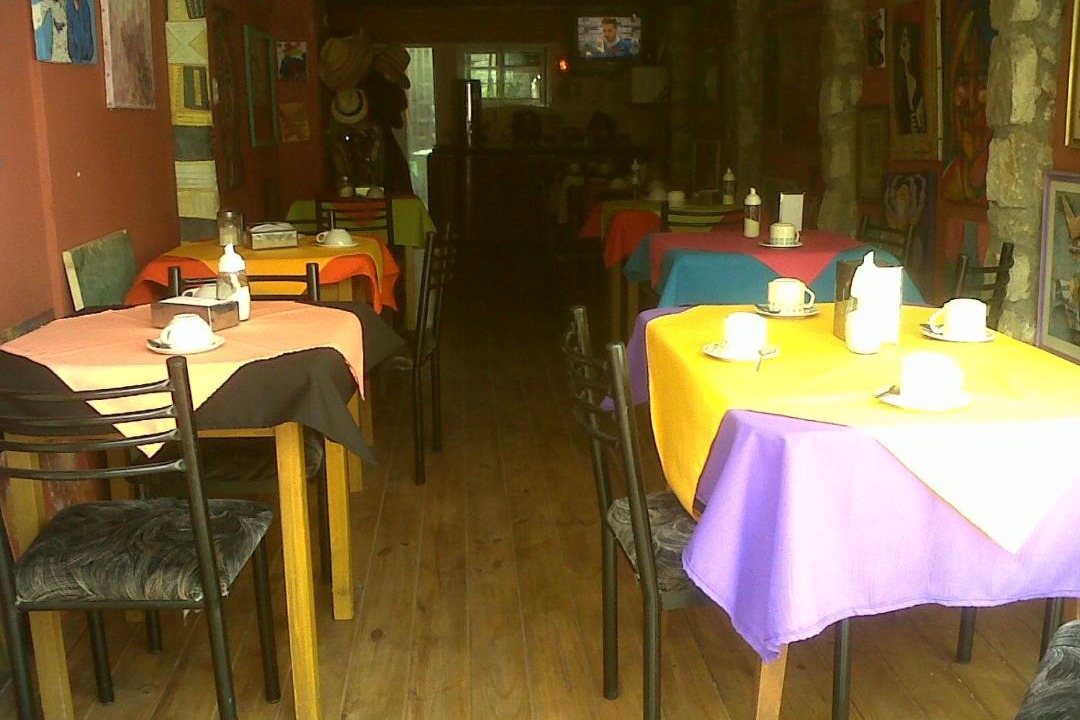 Photo of Others in La Perla