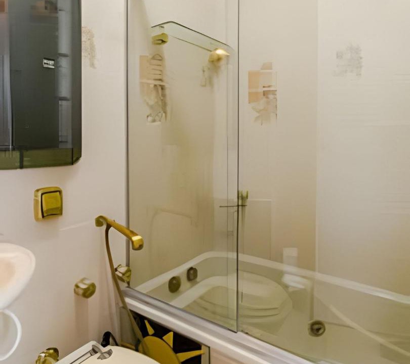 Photo of Bathroom in Porchat Island