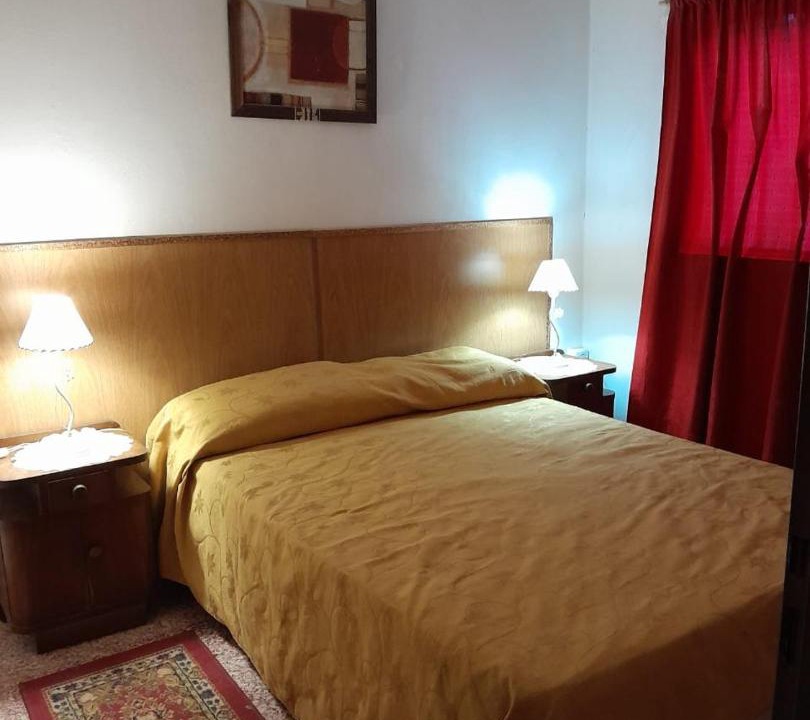 Photo of Bedroom in Dr. Enrique Zarate