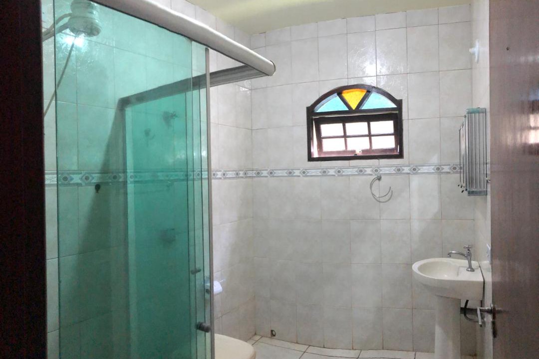 Photo of Bathroom in Praia da Enseada