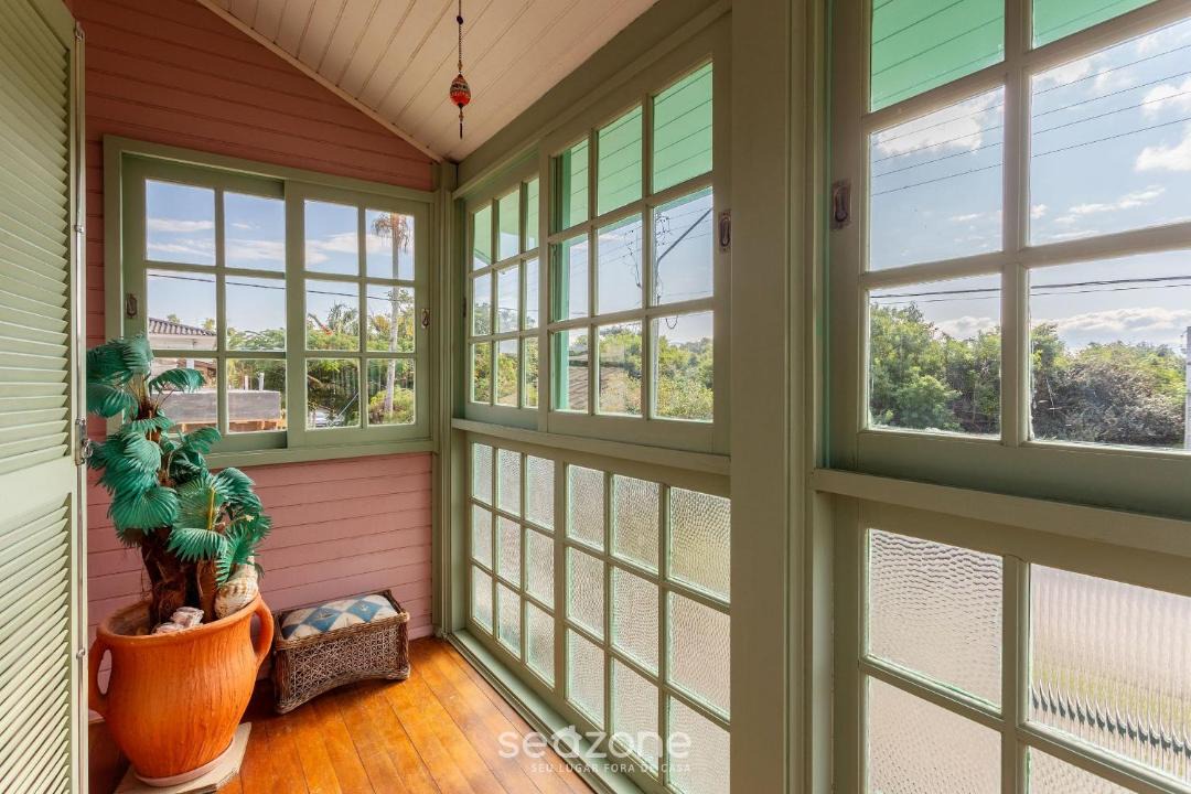 Photo of Others in Daniela