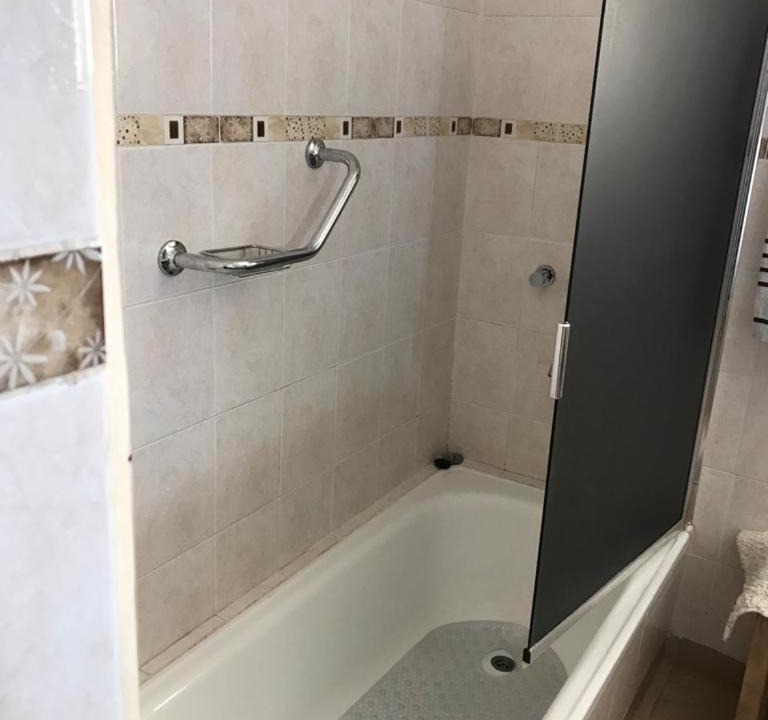 Photo of Bathroom in Gualjaina
