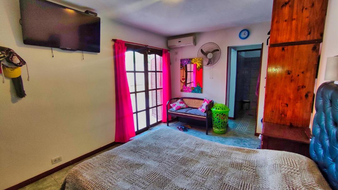 Photo of Bedroom in Dr. Enrique Zarate