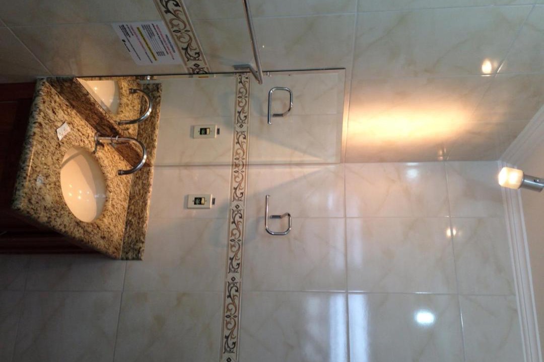 Photo of Bathroom in Orlandia