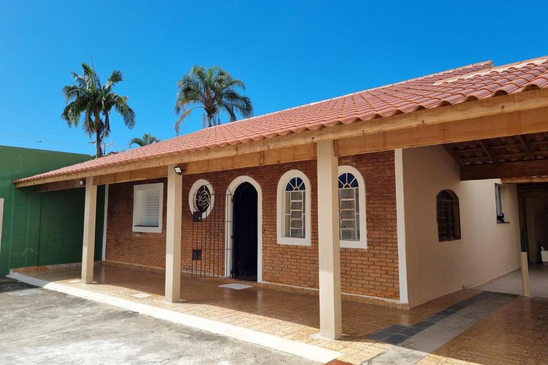 Photo of Buildings in Indaia