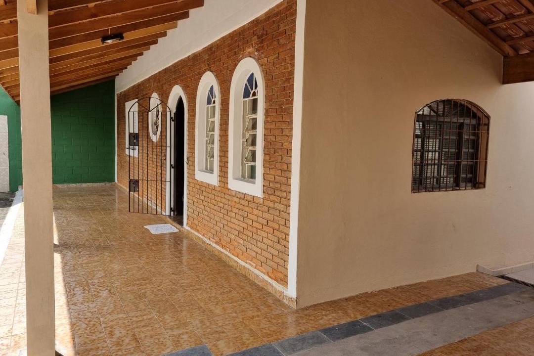 Photo of Buildings in Indaia