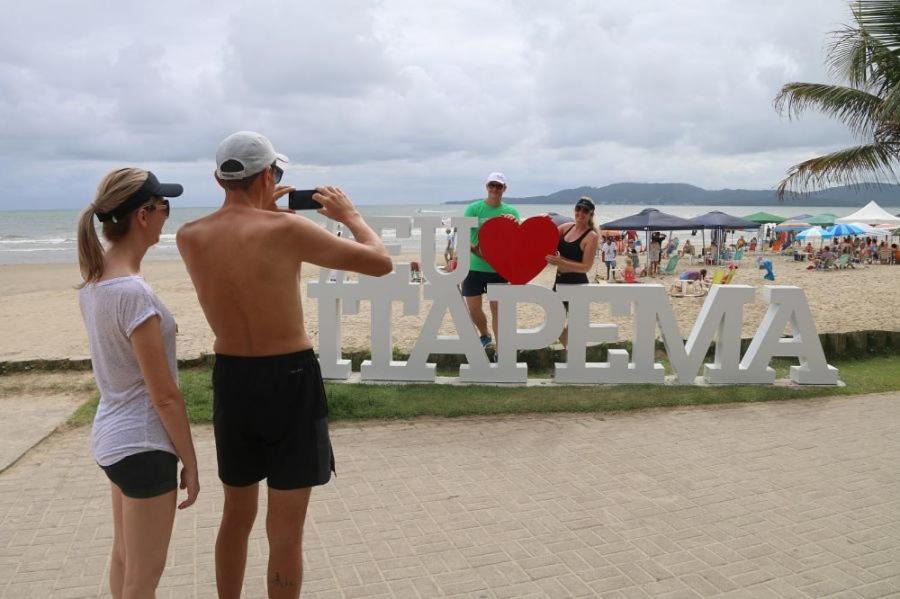 Photo of Human In Picture in Centro