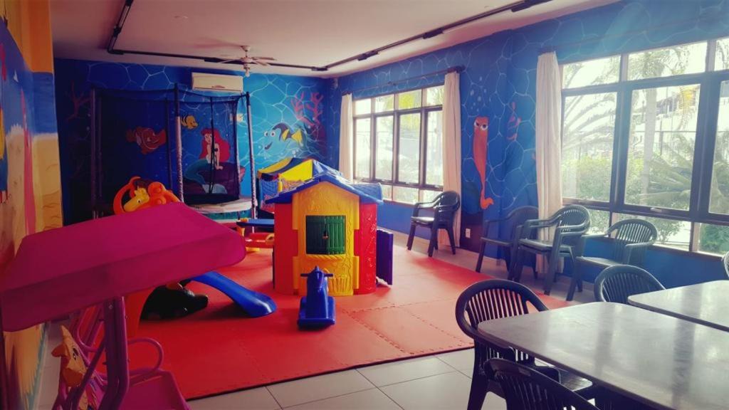 Photo of Livingroom in Ponta das Canas
