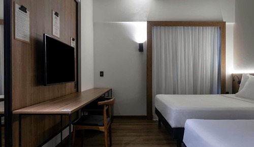 Standard Room with 1 double bed and 1 single bed