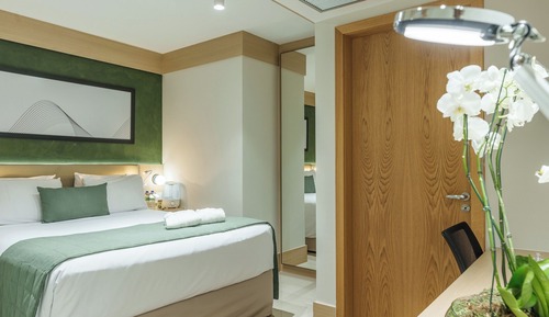 Deluxe Studio Suite, Balcony