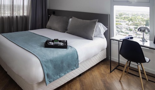 Standard Room, 1 King Bed