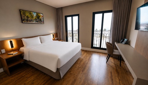 Superior Room, 1 Queen Bed, City View