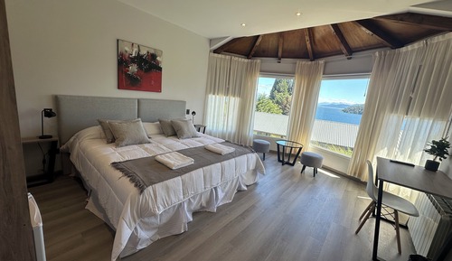 Superior Studio Suite, 2 Bedrooms, Lake View