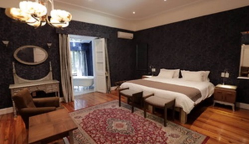 Classic Style Country Room