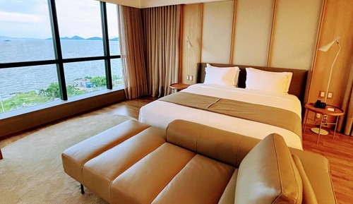 Superior Suite, 1 King Bed