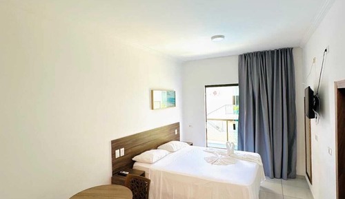 Quarto Standard com Cama de Casal ou 2 Camas de Solteiro com Varanda