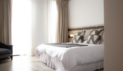 Room (Corner)